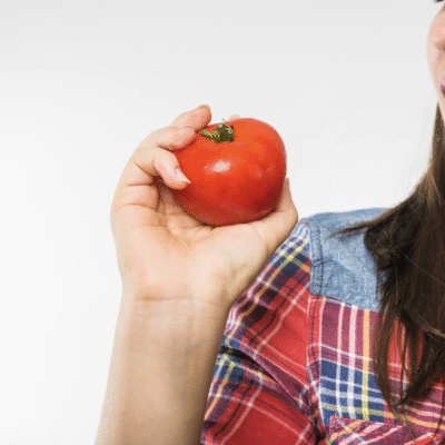 Tomate pode causar Parkinson? Entenda o que está por trás dessa história